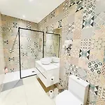 Center 3 Bedroom Flat Next To Avenida Liberdade 아파트