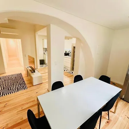 Center 3 Bedroom Flat Next To Avenida Liberdade