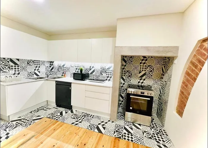 Center 3 Bedroom Flat Next To Avenida Liberdade * Lisboa