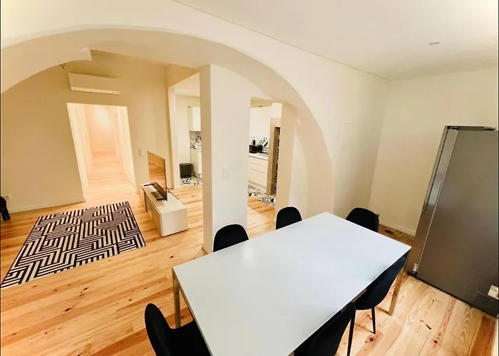 Center 3 Bedroom Flat Next To Avenida Liberdade