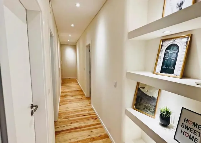 Center 3 Bedroom Flat Next To Avenida Liberdade Διαμέρισμα *