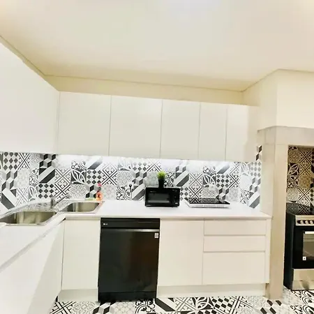 Center 3 Bedroom Flat Next To Avenida Liberdade 아파트 리스본