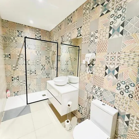 Center 3 Bedroom Flat Next To Avenida Liberdade 아파트