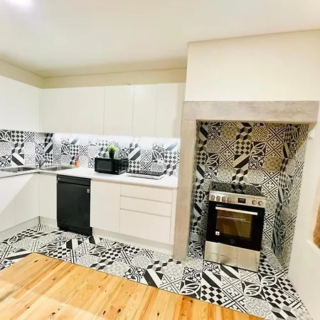 Center 3 Bedroom Flat Next To Avenida Liberdade * Lissabon