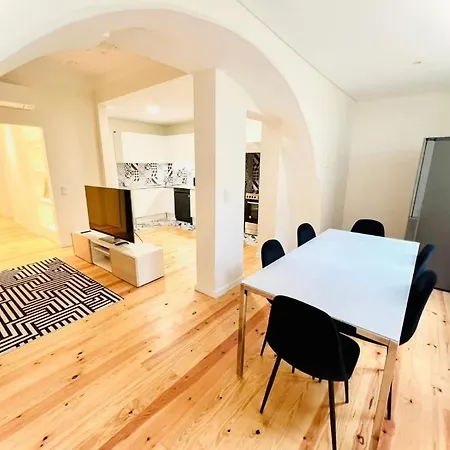 Center 3 Bedroom Flat Next To Avenida Liberdade Apartment *