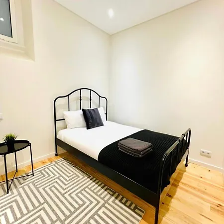 Apartment Center 3 Bedroom Flat Next To Avenida Liberdade